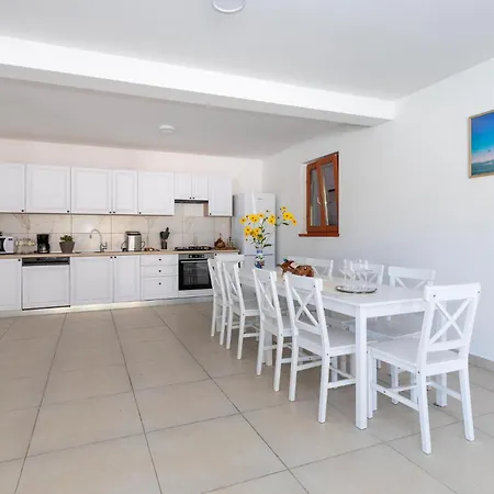 Awesome In With Kitchen Σπίτι διακοπών