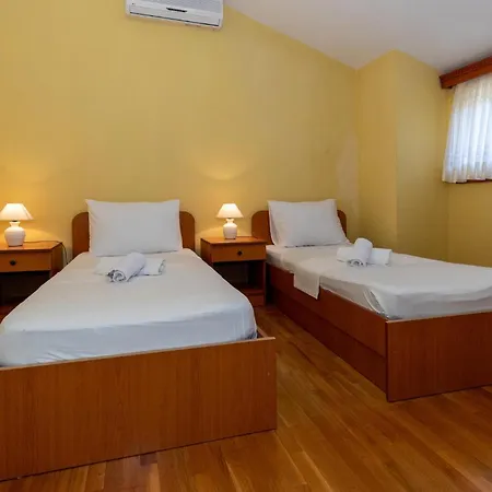 Feriehus Amazing In With Wifi