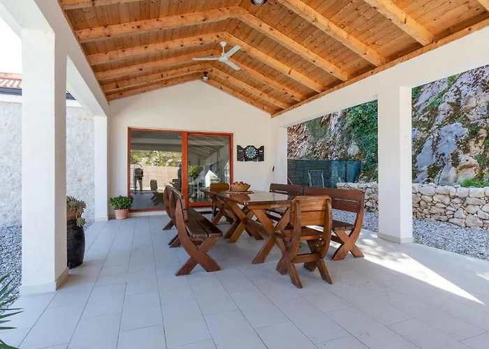 Holiday home Amazing In With Wifi